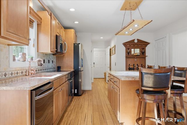 271 Putnam Road, Pomfret, CT 06259