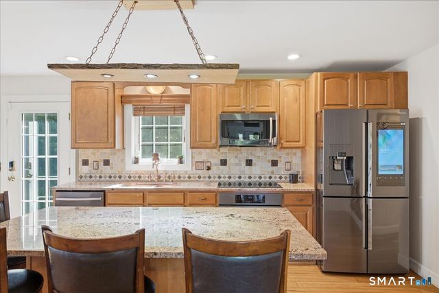271 Putnam Road, Pomfret, CT 06259
