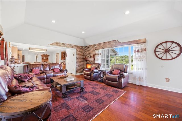 271 Putnam Road, Pomfret, CT 06259