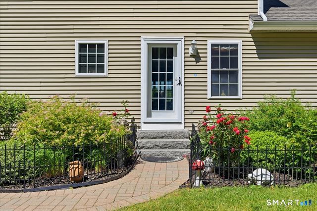 271 Putnam Road, Pomfret, CT 06259