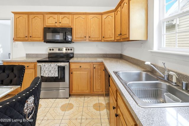 13018 Bessels Blvd, Louisville, KY 40272