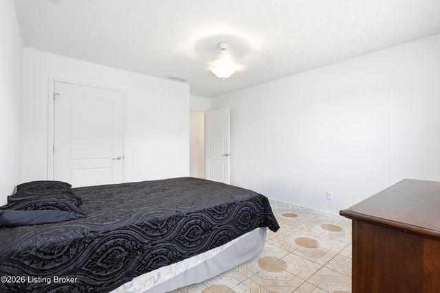 13018 Bessels Blvd, Louisville, KY 40272