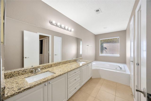 9481 HIGHLAND OAK DR 606, Tampa, FL 33647