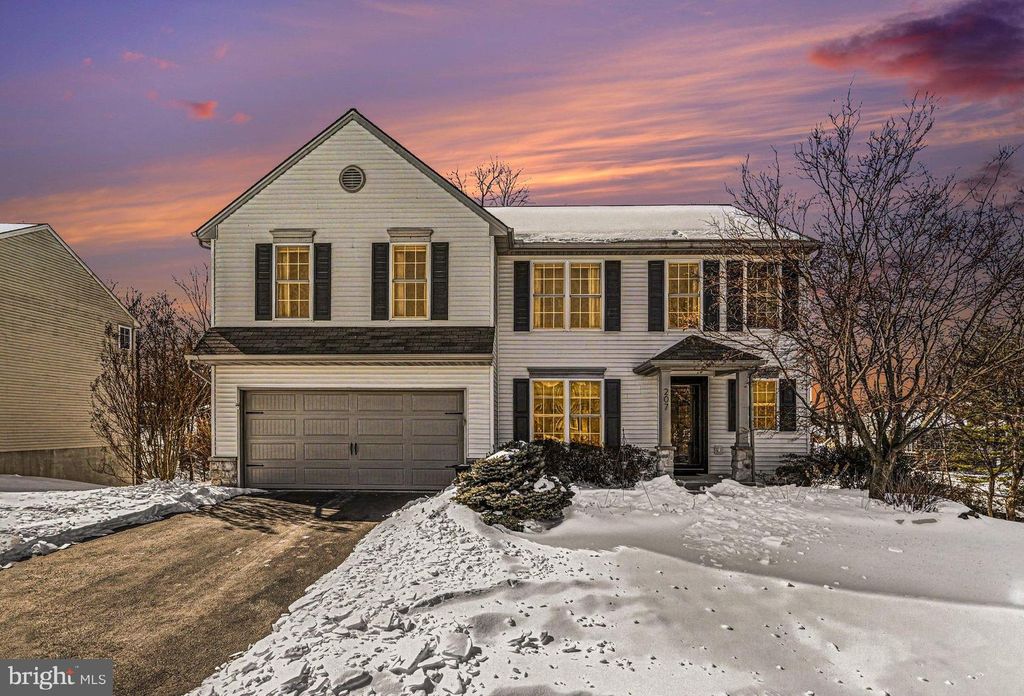 207 EDENDERRY WAY, Enola, PA 17025