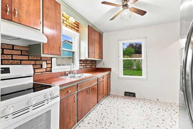 2062 Shoop STREET, Racine, WI 53404