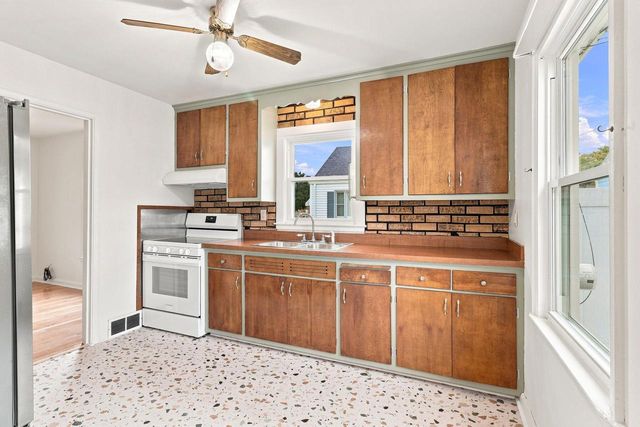 2062 Shoop STREET, Racine, WI 53404