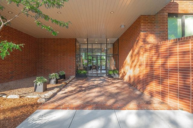 77 Adams St 303, Quincy, MA 02169