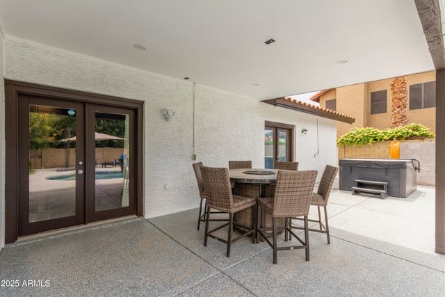 102 S HONEYSUCKLE Lane, Gilbert, AZ 85296