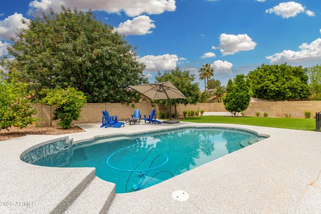 102 S HONEYSUCKLE Lane, Gilbert, AZ 85296