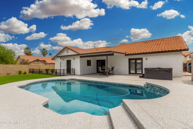 102 S HONEYSUCKLE Lane, Gilbert, AZ 85296