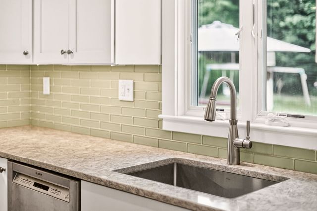 50 Pine St, Falmouth, MA 02556