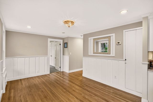 50 Pine St, Falmouth, MA 02556