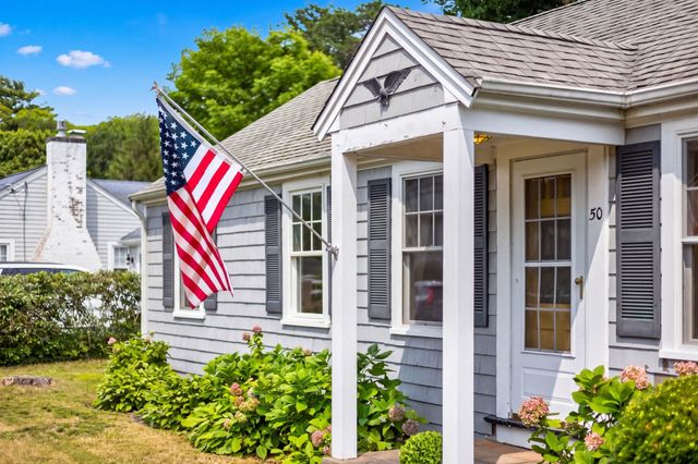 50 Pine St, Falmouth, MA 02556