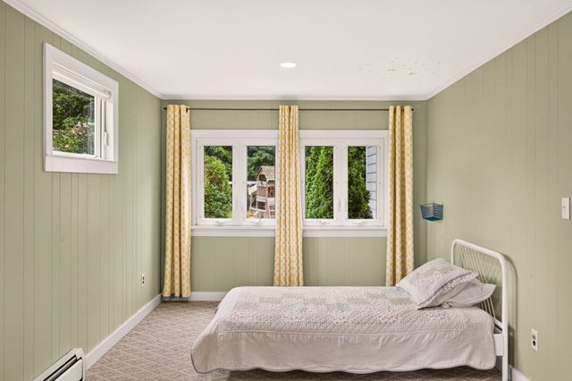 50 Pine St, Falmouth, MA 02556