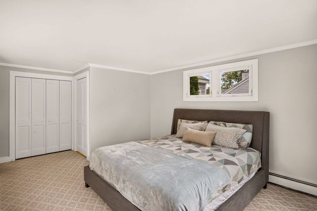 50 Pine St, Falmouth, MA 02556
