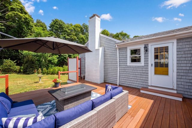 50 Pine St, Falmouth, MA 02556