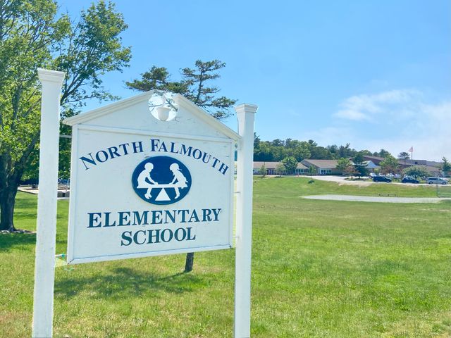 50 Pine St, Falmouth, MA 02556