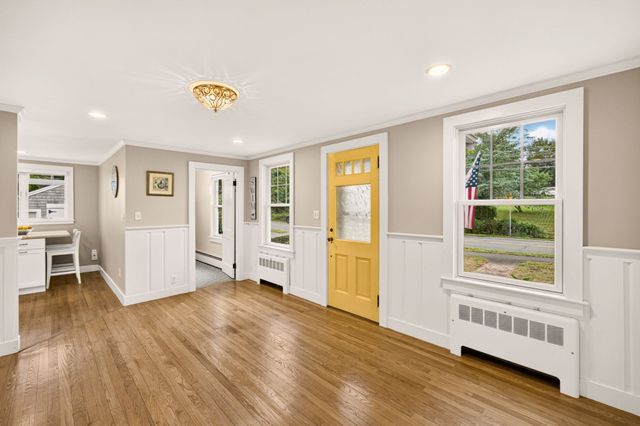 50 Pine St, Falmouth, MA 02556