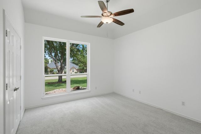 3236 Golden Oaks Circle, Granbury, TX 76049