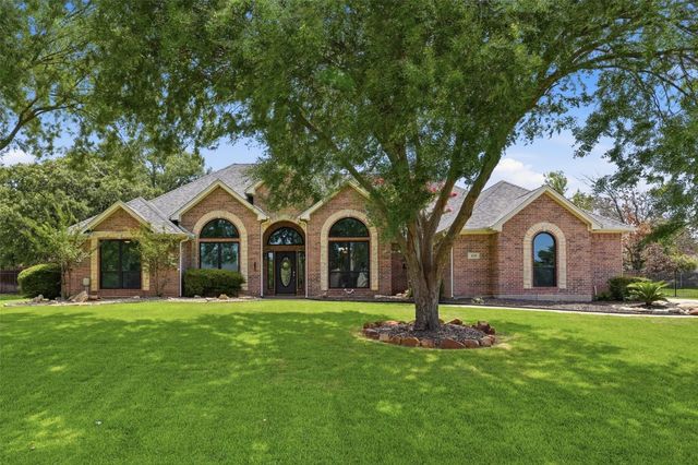 3236 Golden Oaks Circle, Granbury, TX 76049