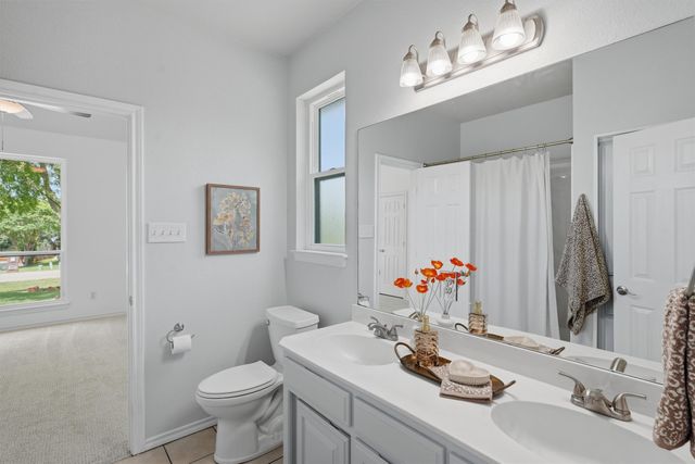 3236 Golden Oaks Circle, Granbury, TX 76049