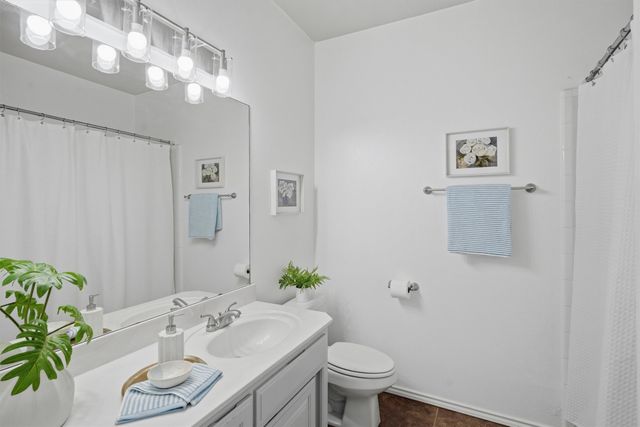 3236 Golden Oaks Circle, Granbury, TX 76049