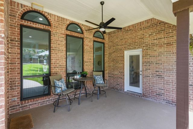 3236 Golden Oaks Circle, Granbury, TX 76049