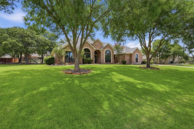 3236 Golden Oaks Circle, Granbury, TX 76049