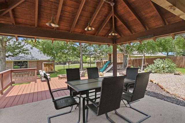 3236 Golden Oaks Circle, Granbury, TX 76049