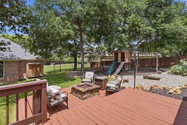 3236 Golden Oaks Circle, Granbury, TX 76049