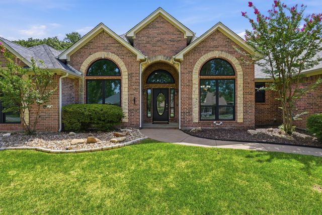 3236 Golden Oaks Circle, Granbury, TX 76049