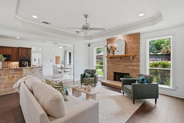 3236 Golden Oaks Circle, Granbury, TX 76049