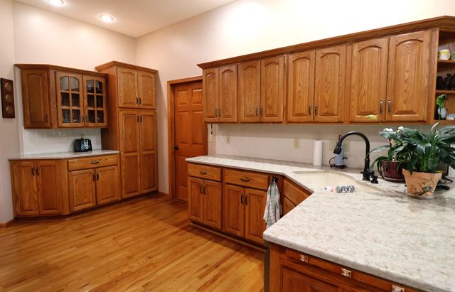 2475 Dundee Ln, Salina, KS 67401