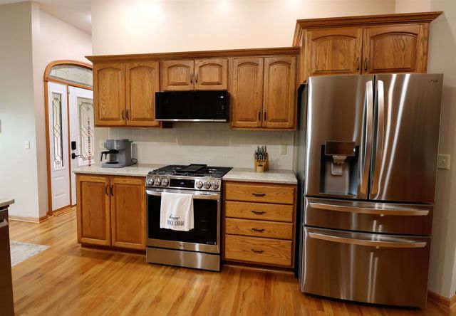 2475 Dundee Ln, Salina, KS 67401