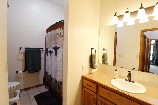 2475 Dundee Ln, Salina, KS 67401