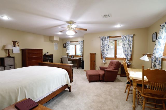 2475 Dundee Ln, Salina, KS 67401