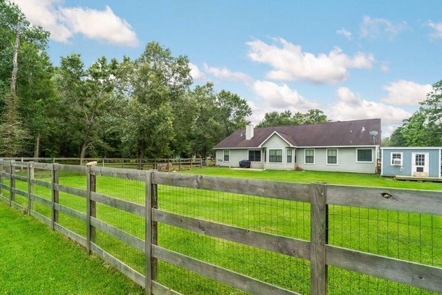 237 County Road 6401, Dayton, TX 77535