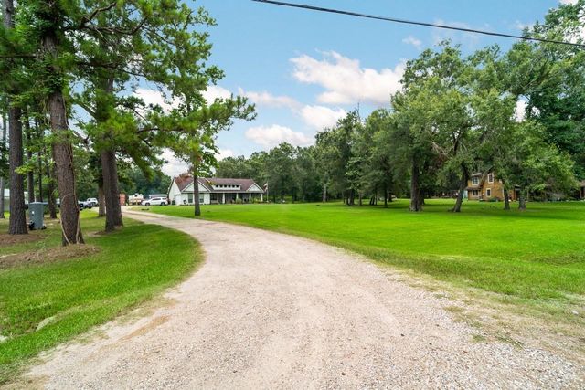 237 County Road 6401, Dayton, TX 77535