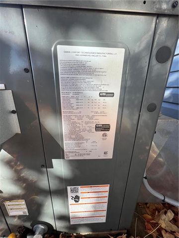 216 E Prairie Avenue, Girard, KS 66743