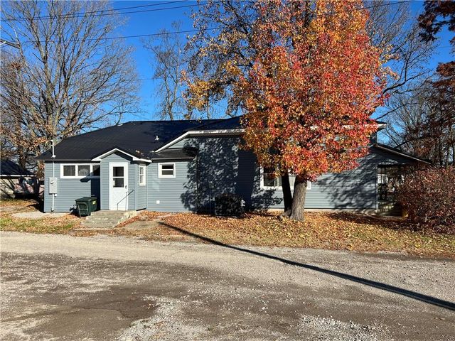 216 E Prairie Avenue, Girard, KS 66743