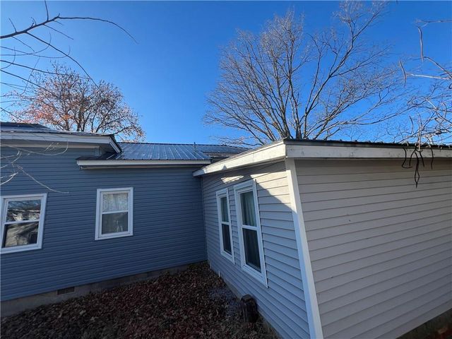 216 E Prairie Avenue, Girard, KS 66743