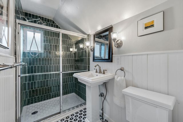 39 Converse Court, Burlington, VT 05401