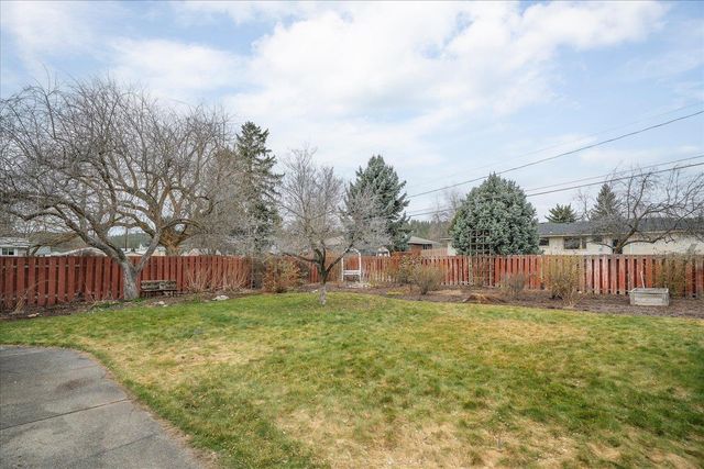 8605 E Whitman Ave, Spokane Valley, WA 99212