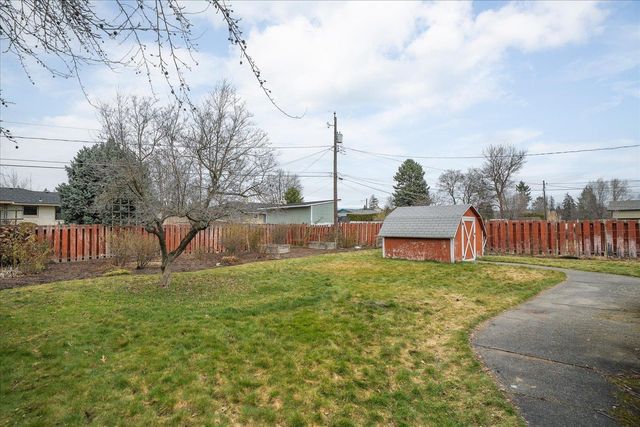 8605 E Whitman Ave, Spokane Valley, WA 99212