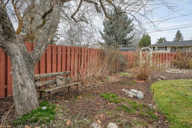 8605 E Whitman Ave, Spokane Valley, WA 99212