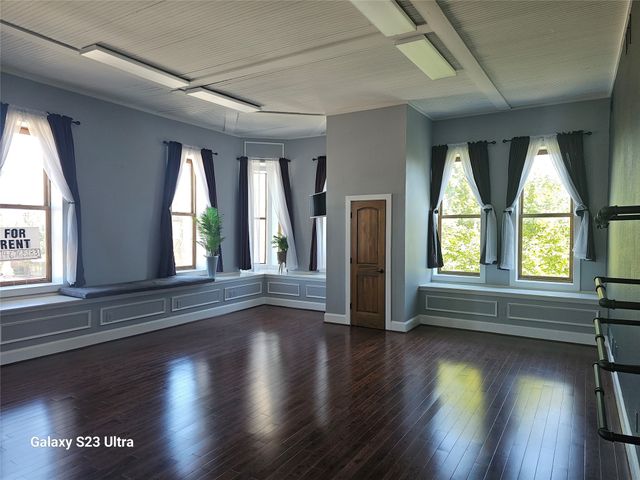 101 S Dallas Street 305, Ennis, TX 75119