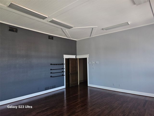 101 S Dallas Street 305, Ennis, TX 75119