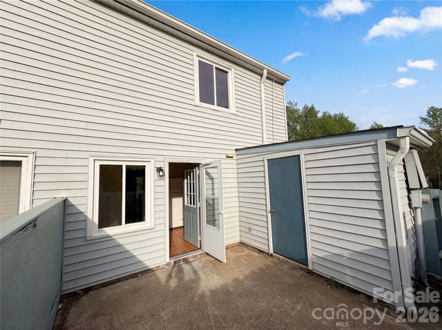 1911 Smoke Ridge Court 1, Charlotte, NC 28210