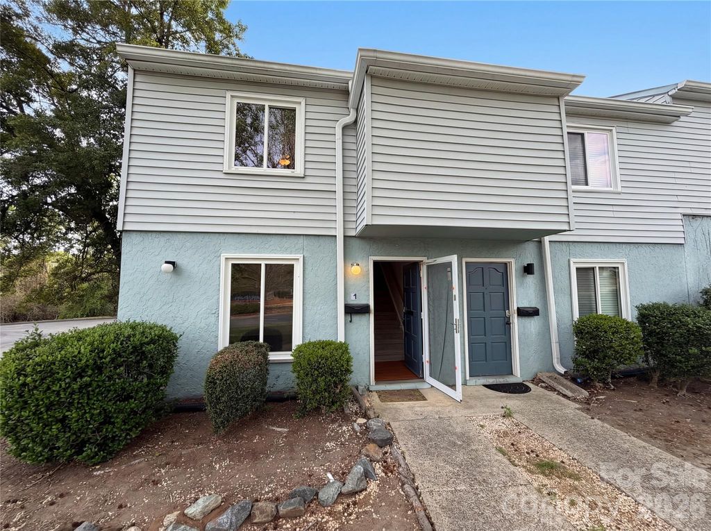 1911 Smoke Ridge Court 1, Charlotte, NC 28210