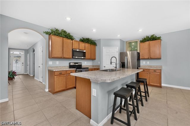 7492 Mikasa DR, Punta Gorda, FL 33950